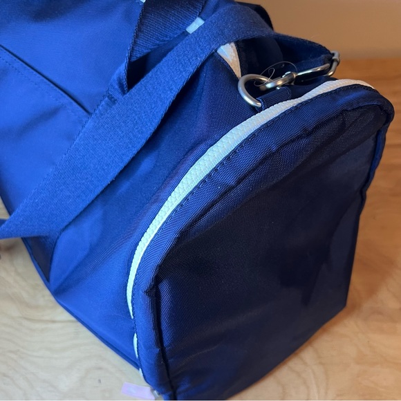 Vineyard Vines Target Weekender Duffel Bag NWT - Picture 7 of 12